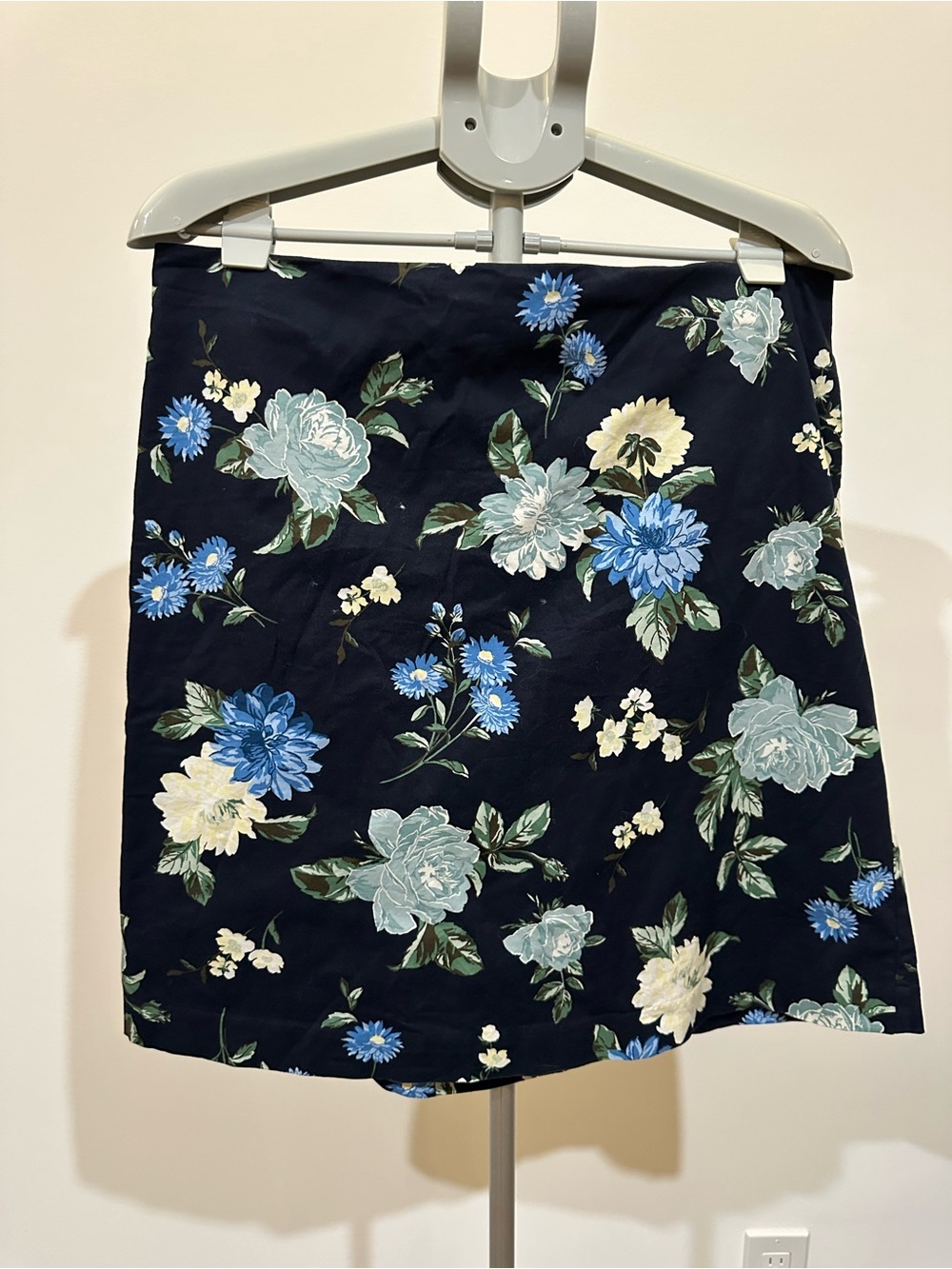 Ann Taylor Navy Floral Mini Skirt with Blue & Cream Blooms